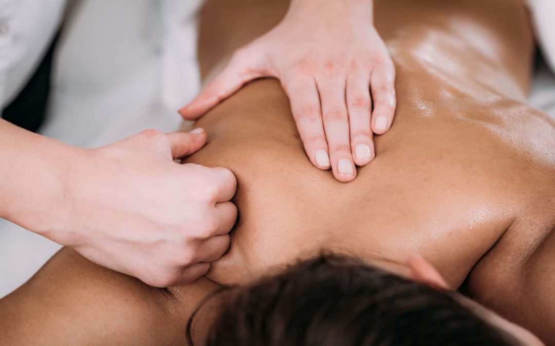 shoulder-sports-massage-therapy-4QJUAB8